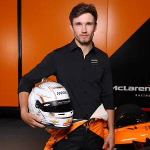 Arrow McLaren Apex Performance Dress Shirt Black