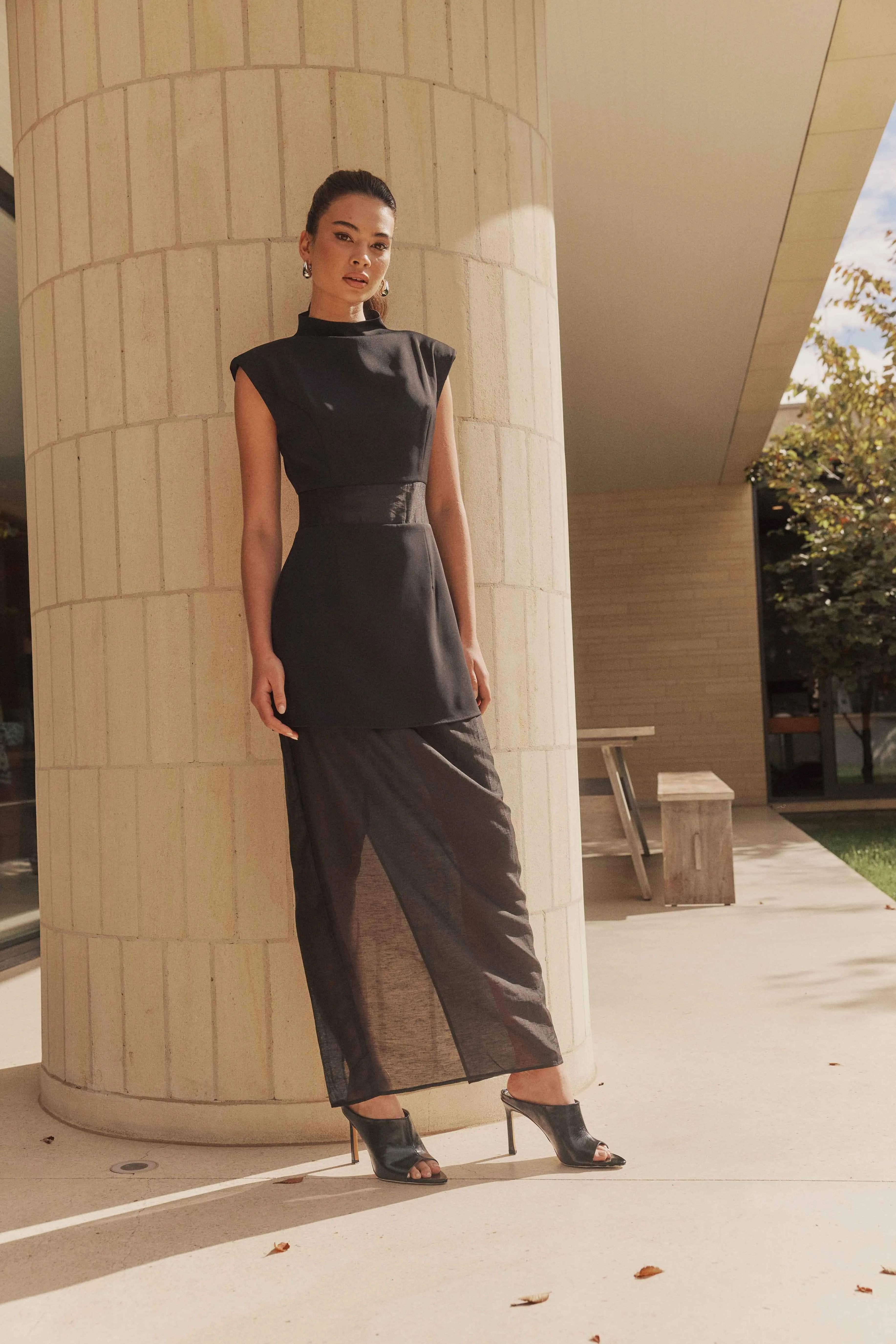 CURAAE Bond Sleeveless Mesh Maxi Dress in Black