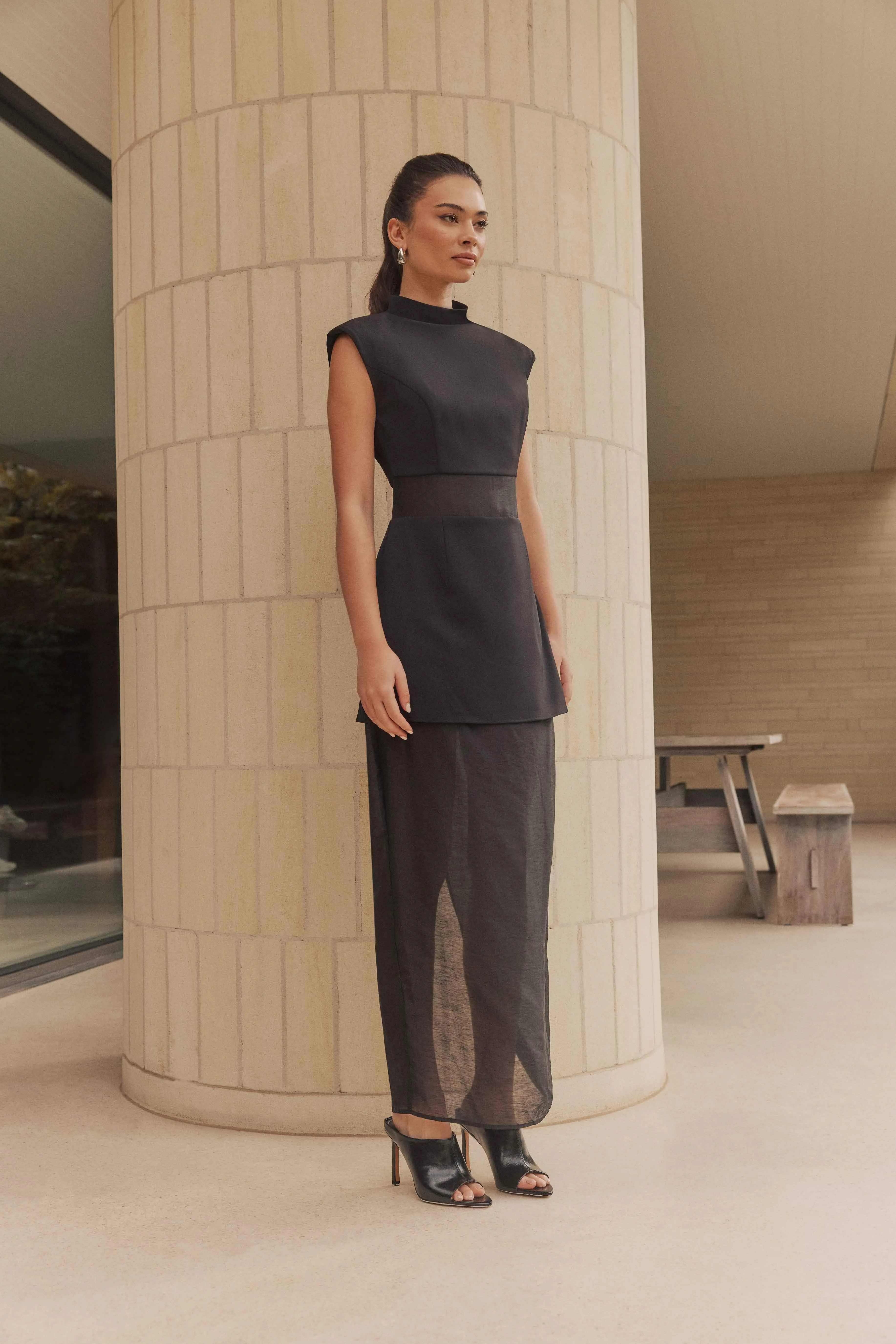 CURAAE Bond Sleeveless Mesh Maxi Dress in Black