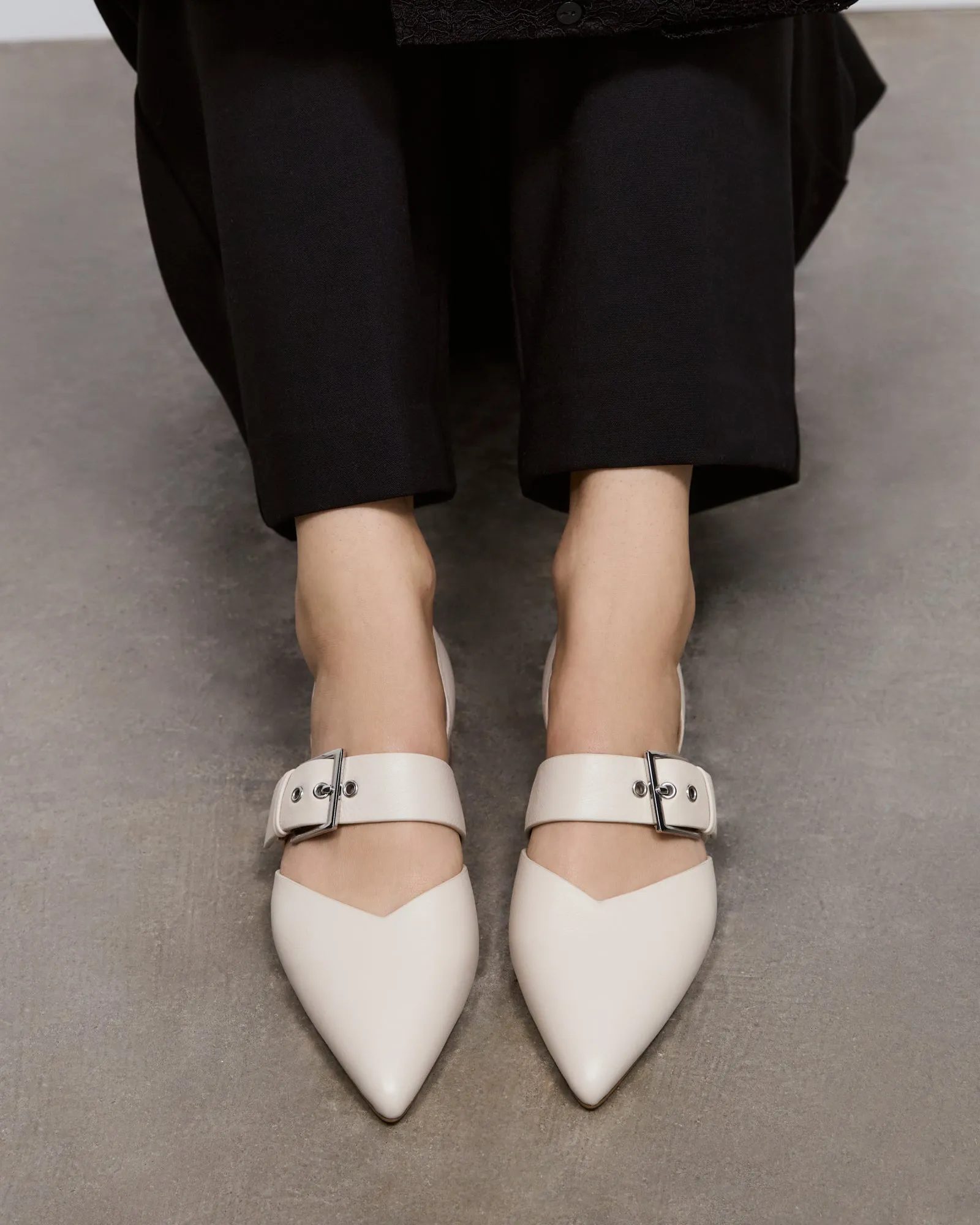 NEELA DRESS FLATS OFF WHITE LEATHER