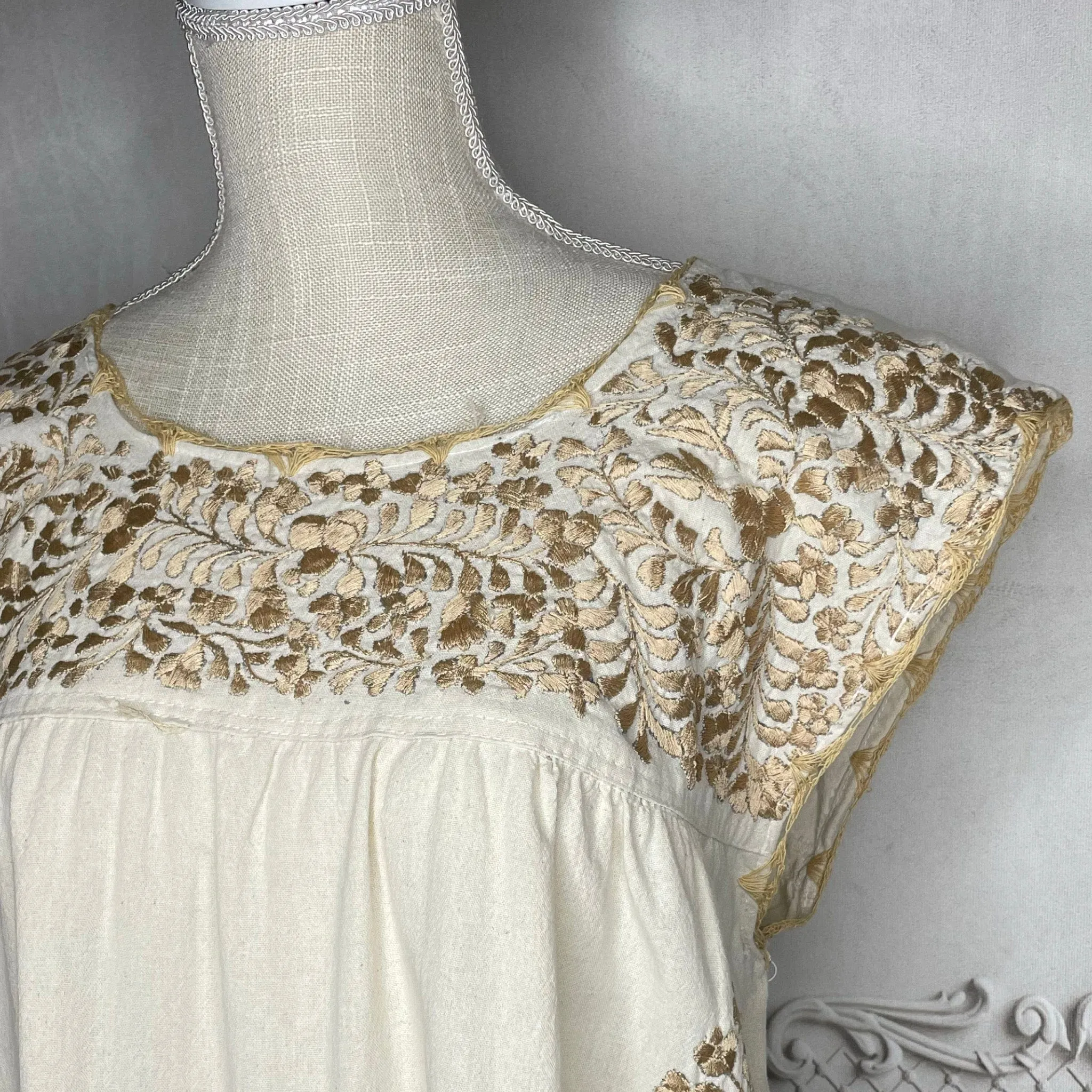 San Antonino Mexican Sleeveless Dress in Manta - Gold